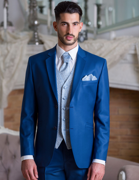 Kék öltöny világoskék, mintás mellénnyel