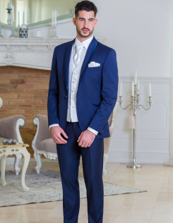 Kék szmoking fehér szatén mellénnyel