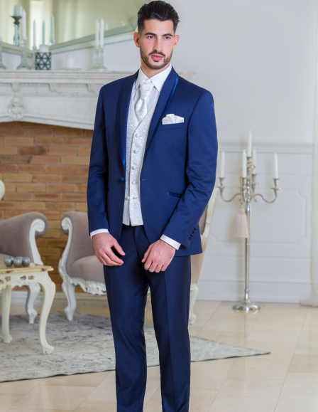 Kék szmoking fehér szatén mellénnyel