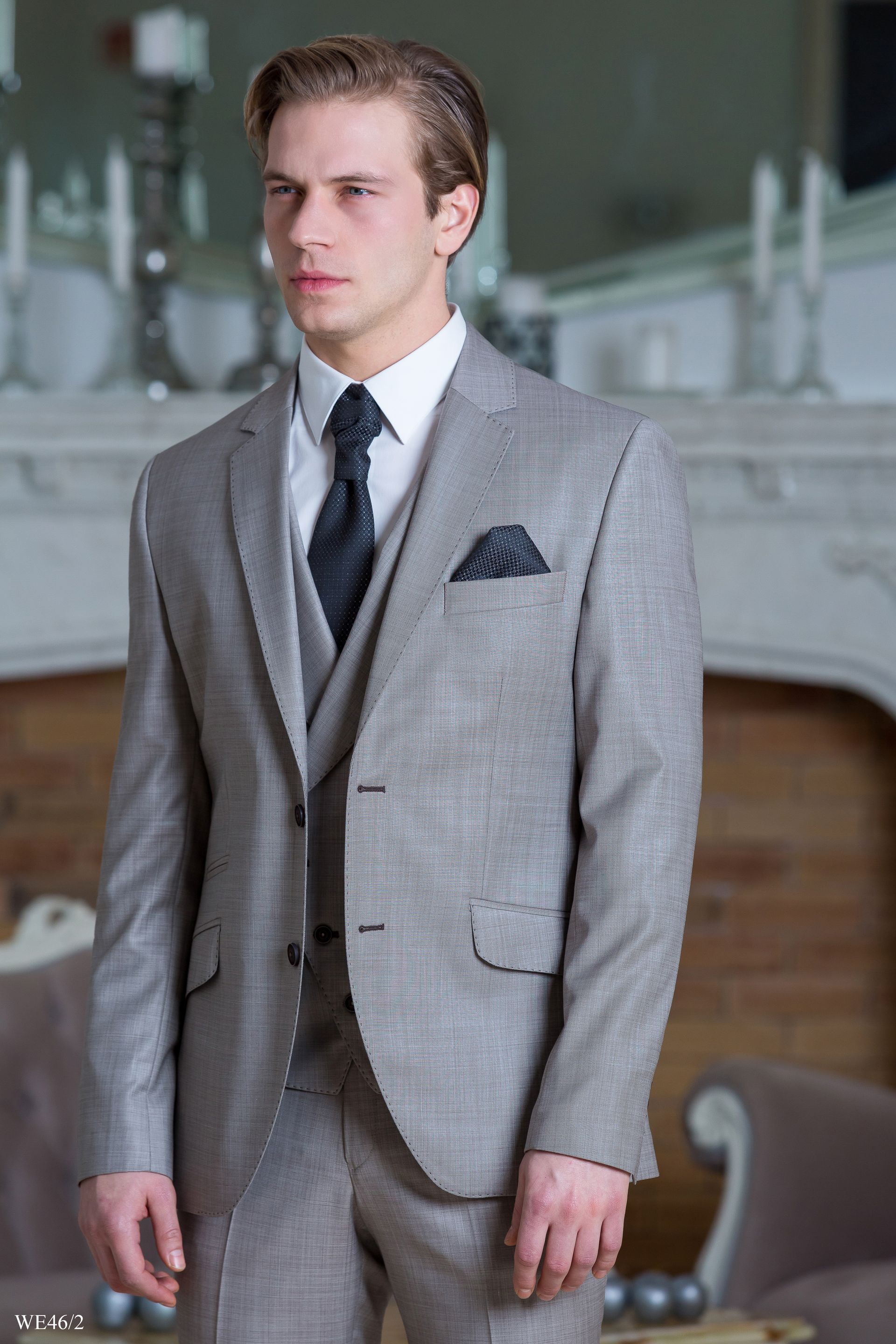 Szürke öltönyszett esküvőre